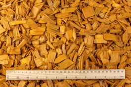 Colored wood chips mulch YELLOW